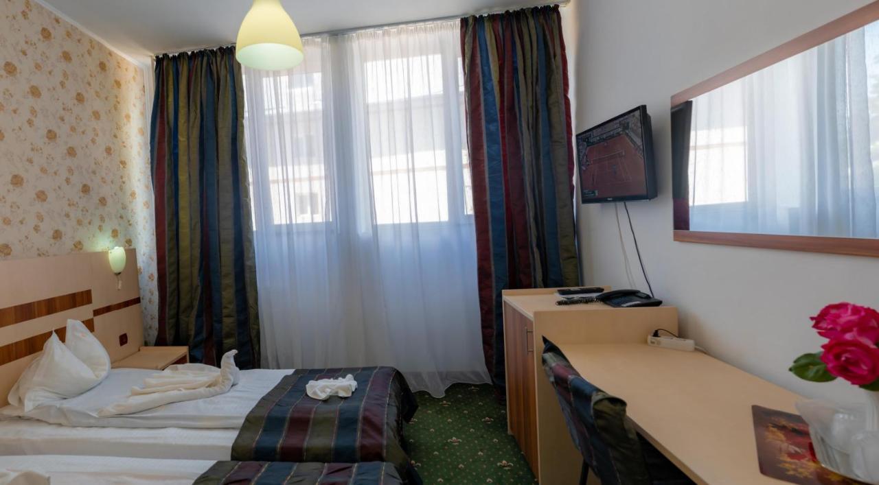 Hotel Turist Pucioasa Eksteriør bilde