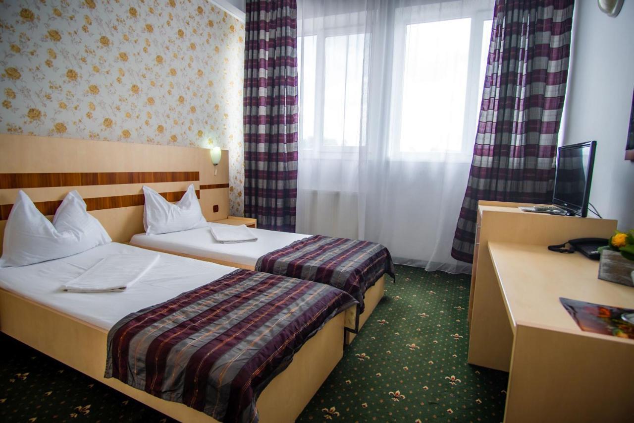 Hotel Turist Pucioasa Eksteriør bilde