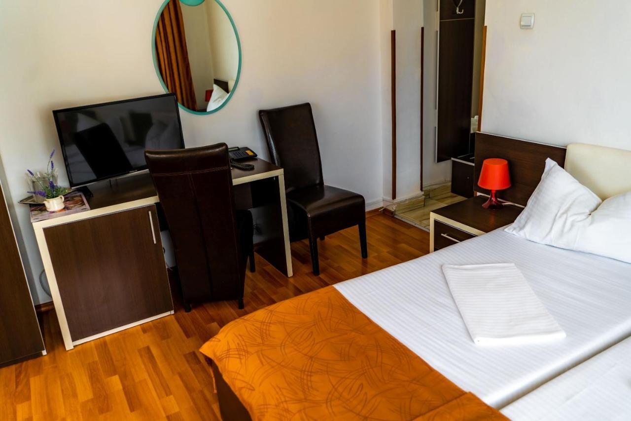 Hotel Turist Pucioasa Eksteriør bilde