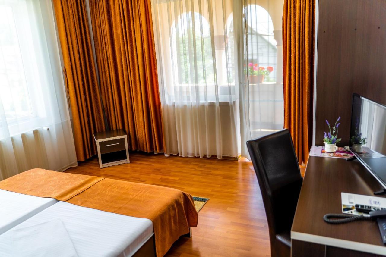 Hotel Turist Pucioasa Eksteriør bilde