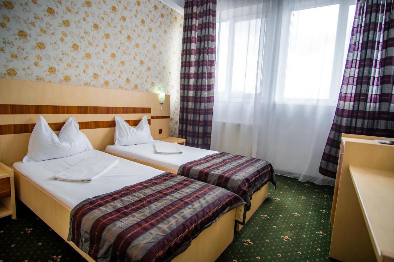 Hotel Turist Pucioasa Eksteriør bilde