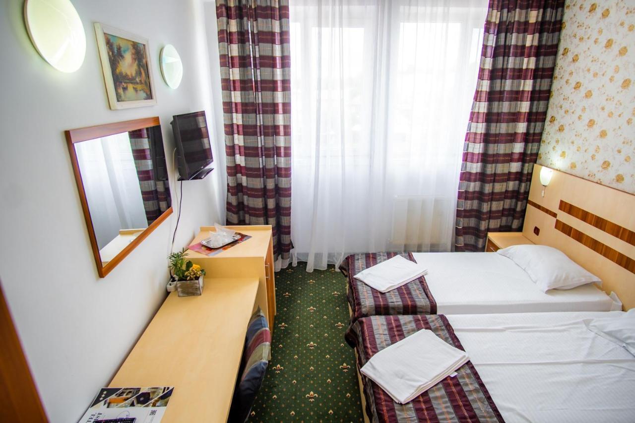 Hotel Turist Pucioasa Eksteriør bilde